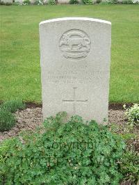 Bethune Town Cemetery - Thornton, Sidney Percy
