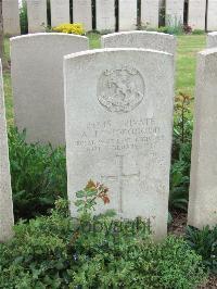 Bethune Town Cemetery - Thorogood, Arthur James