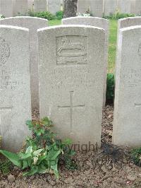 Bethune Town Cemetery - Thorsby, H