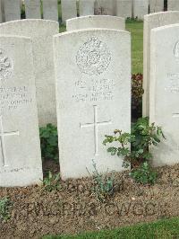 Bethune Town Cemetery - Tollervey, Edward