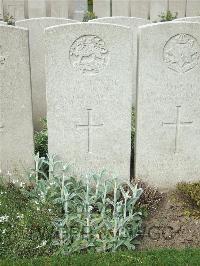 Bethune Town Cemetery - Tomlin, Harold