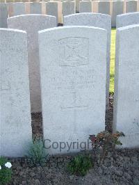 Bethune Town Cemetery - Tonks, Horace