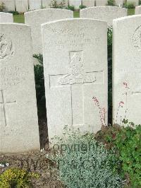 Bethune Town Cemetery - Toye, S