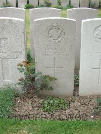 Bethune Town Cemetery - Trowsdale, S J