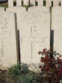 Bethune Town Cemetery - Turner, Eveline