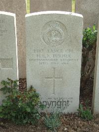 Bethune Town Cemetery - Turner, Harold Ernest Frank