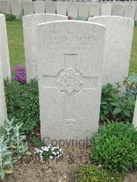 Bethune Town Cemetery - Turner, Robert