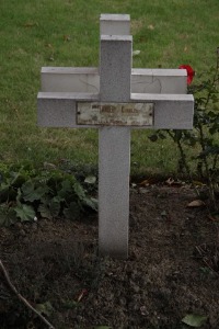 Bethune Town Cemetery - Unternher, Charles