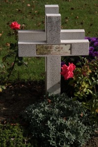 Bethune Town Cemetery - Vantard, Lucien L.