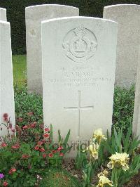 Bethune Town Cemetery - Vibart, Richard