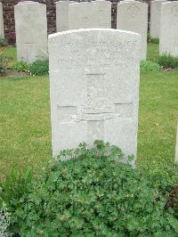 Bethune Town Cemetery - Wade, William Augustus