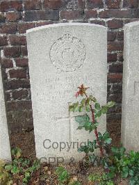 Bethune Town Cemetery - Walker, H