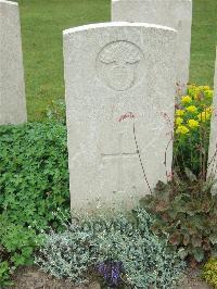 Bethune Town Cemetery - Wallace, Kenneth Moss