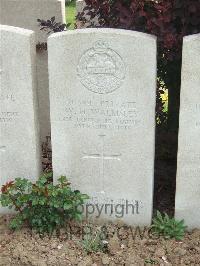 Bethune Town Cemetery - Walmsley, William Herbert