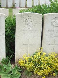Bethune Town Cemetery - Warner, Herbert