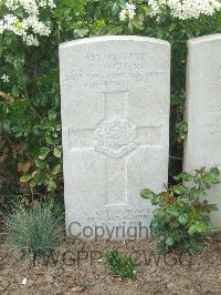 Bethune Town Cemetery - Wemyss, George