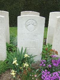 Bethune Town Cemetery - Whitty, G