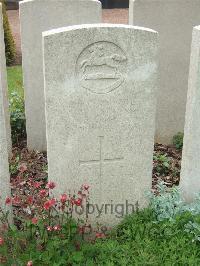 Bethune Town Cemetery - Wildgoose, C