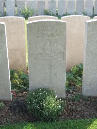 Bethune Town Cemetery - Willday, H