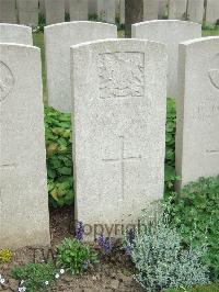 Bethune Town Cemetery - Williams, Oliver Seymour