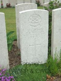 Bethune Town Cemetery - Williams, Percy Baker