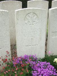Bethune Town Cemetery - Winchester, Robert