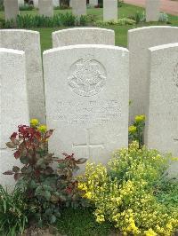 Bethune Town Cemetery - Winchester, William Amos
