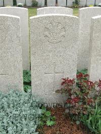 Bethune Town Cemetery - Windsor, H