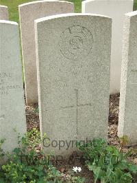 Bethune Town Cemetery - Wise, T