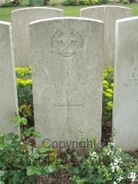 Bethune Town Cemetery - Wolfe, Archibald Thomas