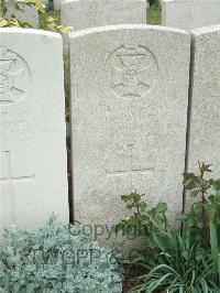 Bethune Town Cemetery - Wolfe, J L