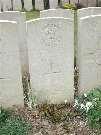 Bethune Town Cemetery - Woods, Herbert