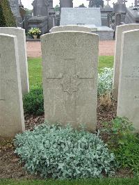 Bethune Town Cemetery - Wright, J H