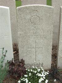 Bethune Town Cemetery - Wright, S
