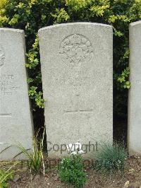 Bethune Town Cemetery - Wright, S