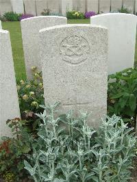 Bethune Town Cemetery - Yates, John