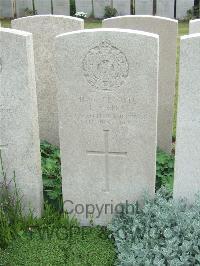 Bethune Town Cemetery - Yates, J