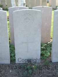 Bethune Town Cemetery - Young, Arthur