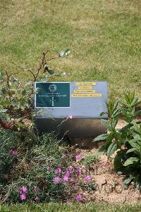 Sanders Keep Military Cemetery Graincourt-Les-Havrincourt - Gentle, Hubert