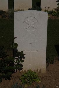 Rocquigny-Equancourt Road British Cemetery Manancourt - Frizzell, Joseph