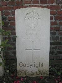 Etreux British Cemetery - Finnerty, Jeremiah