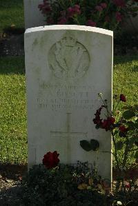 Bois-Carre Military Cemetery Haisnes - Bissett, Andrew
