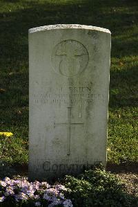 Bois-Carre Military Cemetery Haisnes - Brien, Thomas Joseph