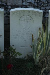 Bois-Carre Military Cemetery Haisnes - Byrne, P