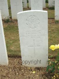 Lonsdale Cemetery - Bennett, R