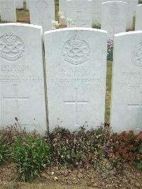 Lonsdale Cemetery - Clay, F W