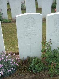 Lonsdale Cemetery - Farthing, N