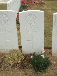 Lonsdale Cemetery - Graham, J