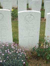 Lonsdale Cemetery - Lavelle, John