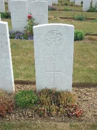Lonsdale Cemetery - Mann, T E